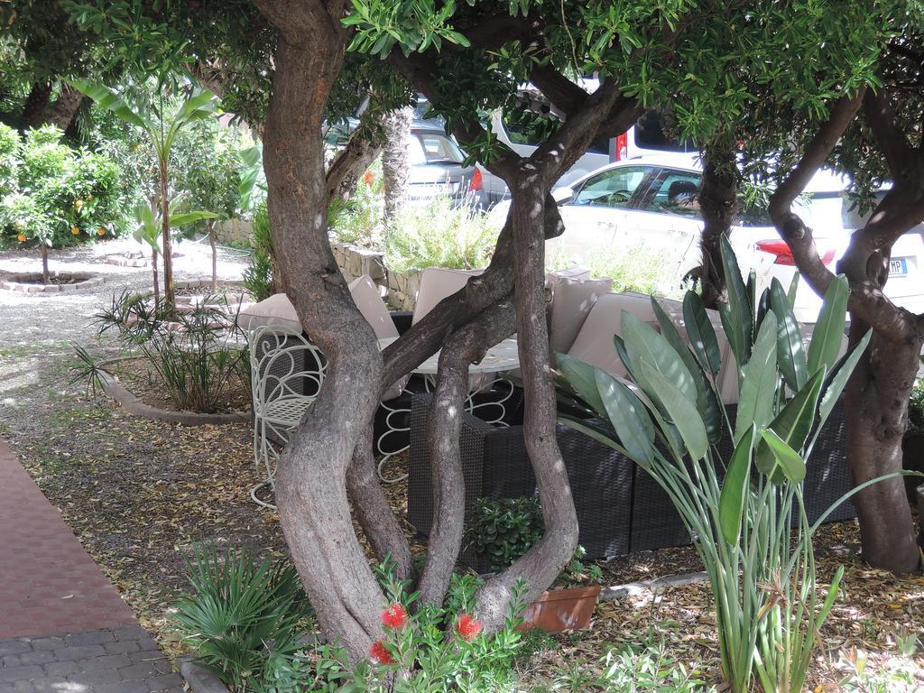 Hotel La Scogliera Bordighera Kültér fotó