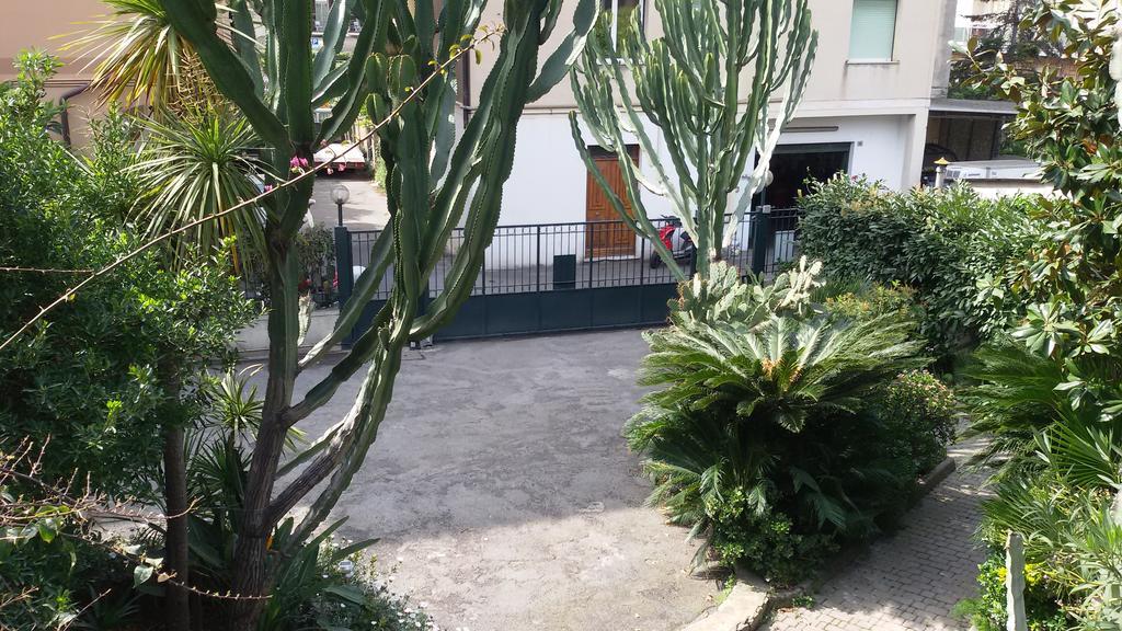 Hotel La Scogliera Bordighera Kültér fotó