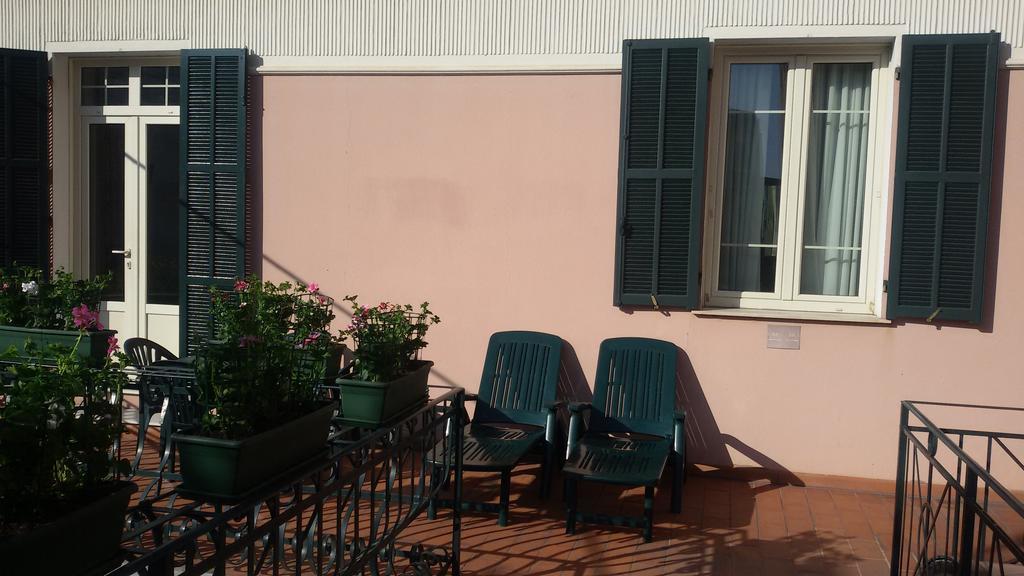 Hotel La Scogliera Bordighera Kültér fotó