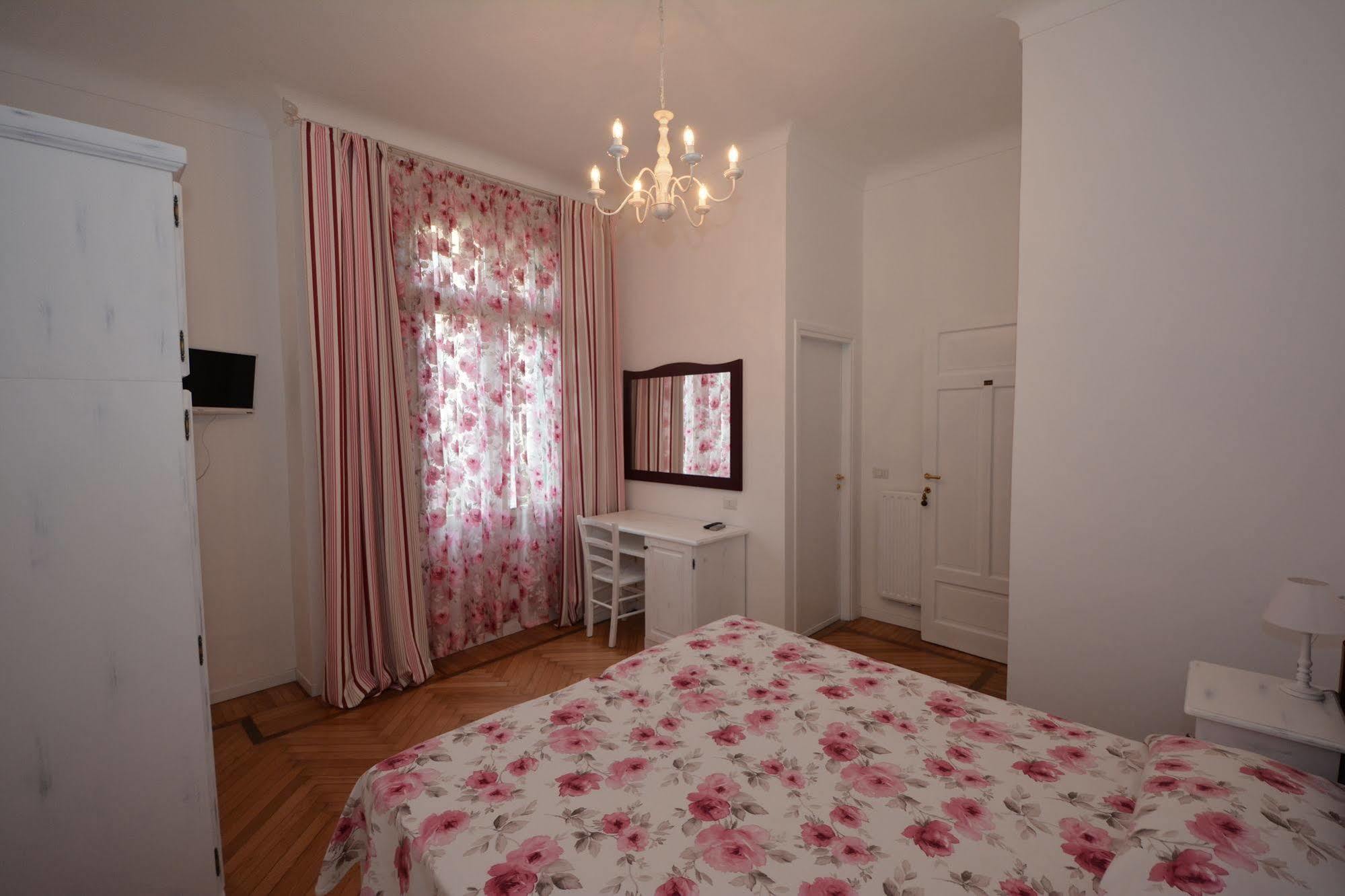 Hotel La Scogliera Bordighera Kültér fotó
