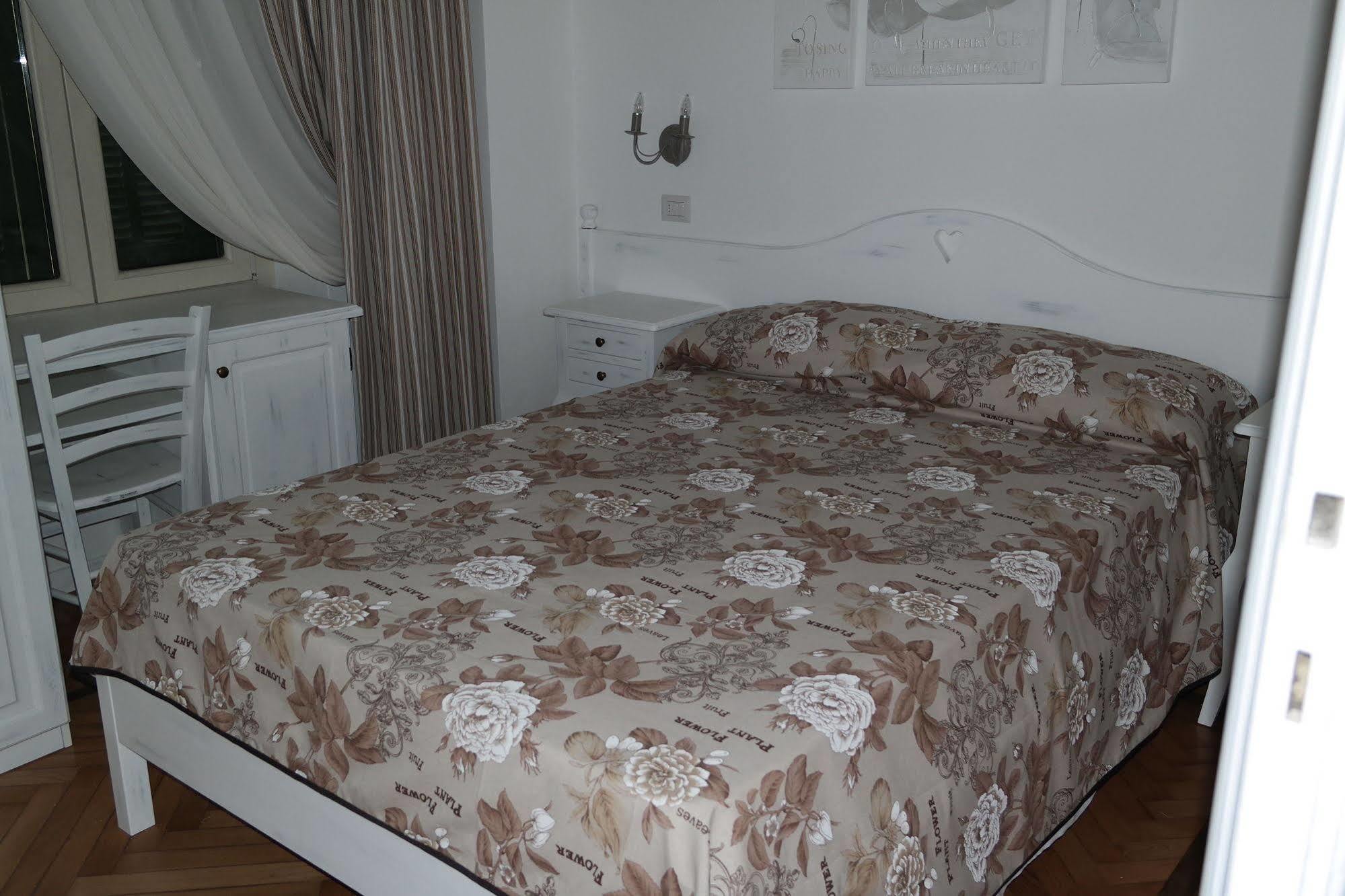 Hotel La Scogliera Bordighera Kültér fotó