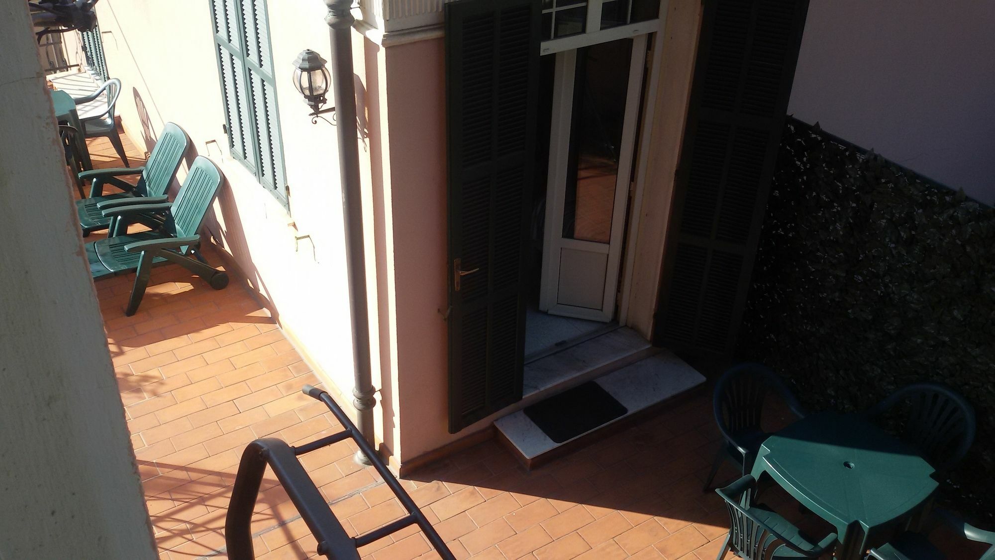 Hotel La Scogliera Bordighera Kültér fotó